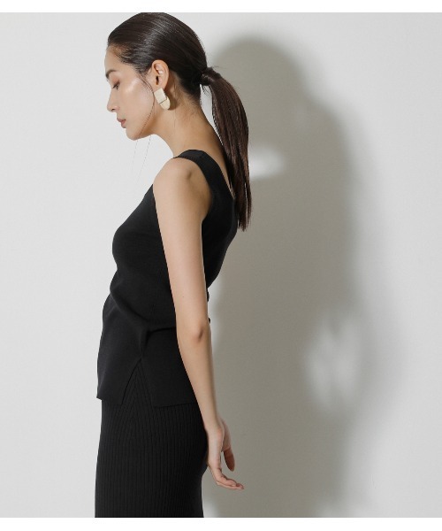 AZUL by moussy（アズールバイマウジー）の「SQUARE NECK KNIT TANK/スクエアネックニットタンク（タンクトップ・レディース・ブラック/ベージュ/ダークブルー・SMALL/MEDIUM）」の14枚目の写真
