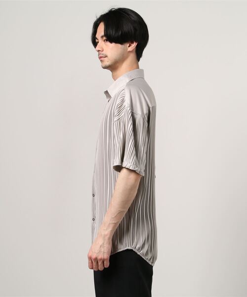 G.O.C(ジーオーシー)の「オーバーサイズプリーツ半袖ドルマンシャツ(シャツ/ブラウス・メンズ・グレー/ブラック・FREE)」の14枚目の写真