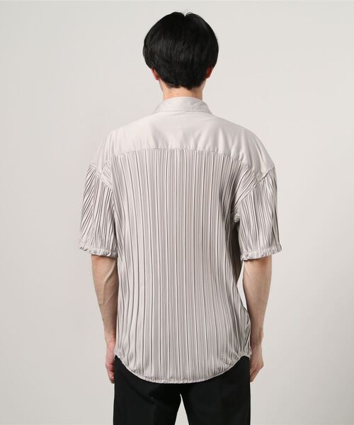 G.O.C(ジーオーシー)の「オーバーサイズプリーツ半袖ドルマンシャツ(シャツ/ブラウス・メンズ・グレー/ブラック・FREE)」の15枚目の写真