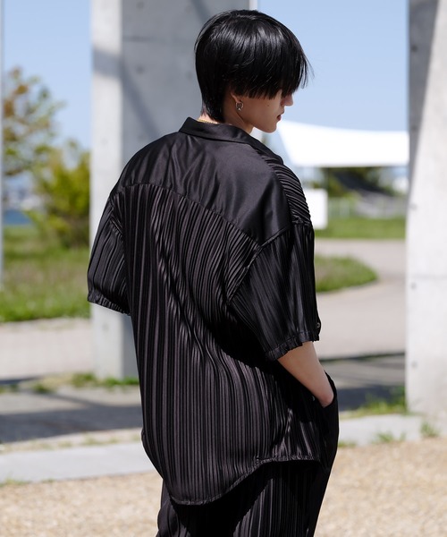 G.O.C（ジーオーシー）の「オーバーサイズプリーツ半袖ドルマン