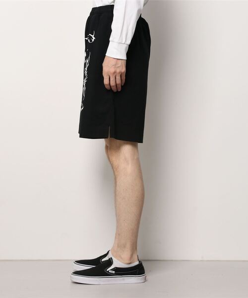 VETEMENTS（ヴェトモン）の「VETEMENTS / ヴェトモン：BLACK LABEL'' LOGO SHORTS：UA52TR400[RIP]（その他パンツ・メンズ・ブラック×ホワイト・S/XS）」の3枚目の写真