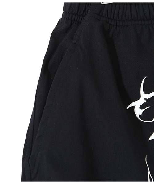 VETEMENTS（ヴェトモン）の「VETEMENTS / ヴェトモン：BLACK LABEL'' LOGO SHORTS：UA52TR400[RIP]（その他パンツ・メンズ・ブラック×ホワイト・S/XS）」の6枚目の写真
