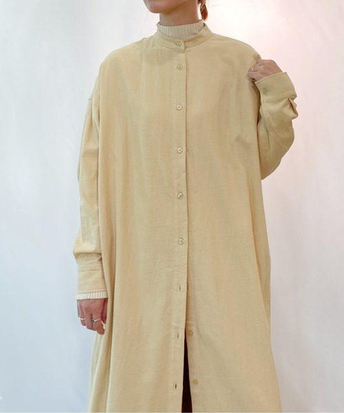 AZUL ENCANTO（アズールエンカント）の「マキシ丈ネルワンピース（シャツワンピース・レディース・ブラック/ベージュ・FREE）」の3枚目の写真