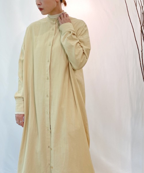 AZUL ENCANTO（アズールエンカント）の「マキシ丈ネルワンピース（シャツワンピース・レディース・ブラック/ベージュ・FREE）」の4枚目の写真