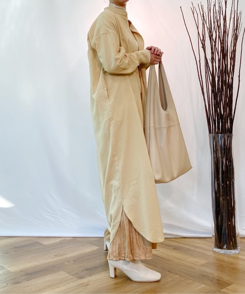 AZUL ENCANTO（アズールエンカント）の「マキシ丈ネルワンピース（シャツワンピース・レディース・ブラック/ベージュ・FREE）」の13枚目の写真