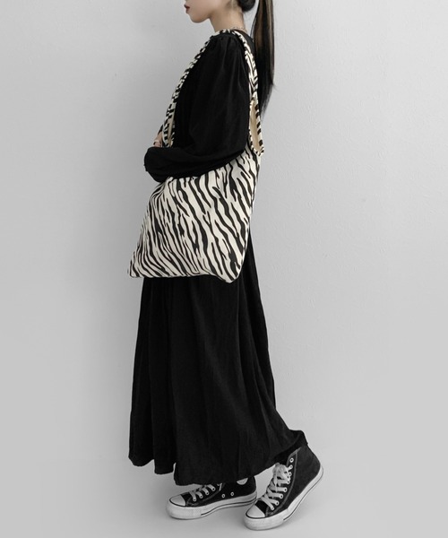 LVEU.（ラブユ.）の「Classic long one-piece / クラシックロングワンピース（ワンピース・レディース・ブラック・FREE）」の6枚目の写真