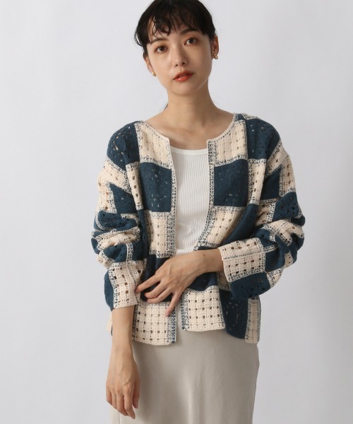 LOWRYS FARM（ローリーズファーム）の「グラニースクエアカーデＬＳ　238089（カーディガン/ボレロ・レディース・ブラウン/ブルー/アイボリー・FREE）」の3枚目の写真