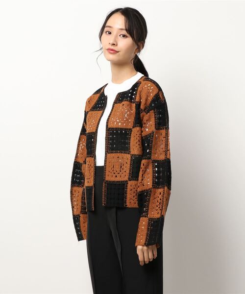 LOWRYS FARM（ローリーズファーム）の「グラニースクエアカーデＬＳ　238089（カーディガン/ボレロ・レディース・ブラウン/ブルー/アイボリー・FREE）」の14枚目の写真