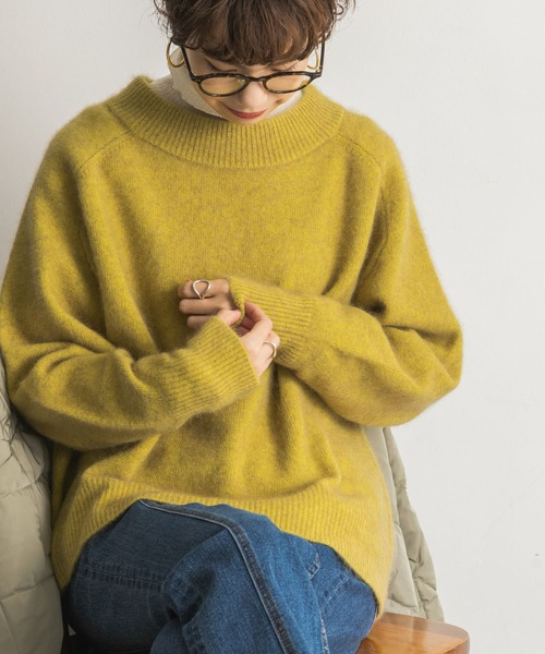 URBAN RESEARCH(アーバンリサーチ)の「FLUFFYモックネックニット(ニット/セーター・レディース・イエロー/ライトベージュ/ライトグレー/ブラック/ベージュ系その他・FREE)」の20枚目の写真