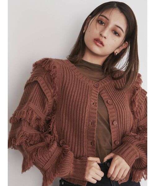CALNAMUR（カルナムール）の「フリンジ2WAYニット（ニット/セーター・レディース・カーキ/ブラウン/レッド・FREE）」の2枚目の写真