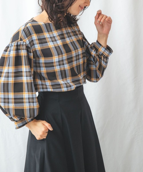 NARACAMICIE(ナラカミーチェ)の「ツイルチェックドロップパフスリーブブラウス(シャツ/ブラウス・レディース・ベージュ/ブルー・LARGE/SMALL/MEDIUM/XX-LARGE)」の12枚目の写真
