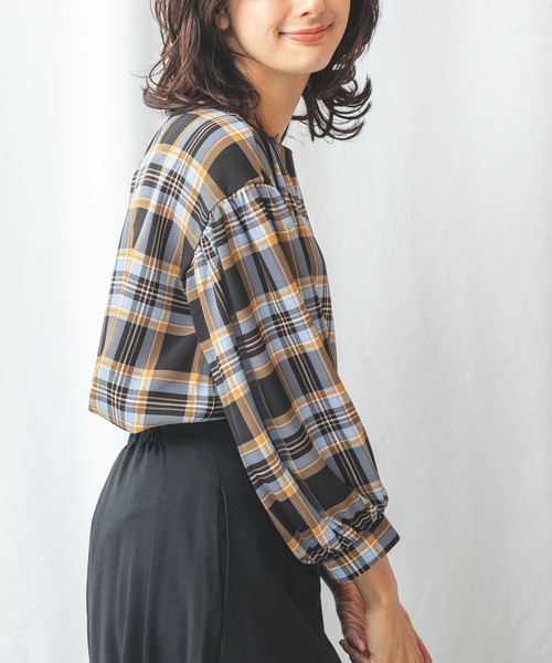 NARACAMICIE(ナラカミーチェ)の「ツイルチェックドロップパフスリーブブラウス(シャツ/ブラウス・レディース・ベージュ/ブルー・LARGE/SMALL/MEDIUM/XX-LARGE)」の14枚目の写真