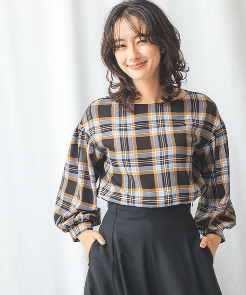 NARACAMICIE(ナラカミーチェ)の「ツイルチェックドロップパフスリーブブラウス(シャツ/ブラウス・レディース・ベージュ/ブルー・LARGE/SMALL/MEDIUM/XX-LARGE)」の6枚目の写真