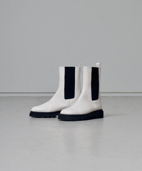 Au BANNISTER（オゥバニスター）の「【WEB限定/晴雨兼用】トラックソールブーツ（ブーツ・レディース・ブラック/シルバー/アイボリー・S/M/L）」の22枚目の写真