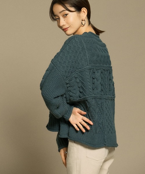 KBF(ケイビーエフ)の「ケーブルパッチワークニット(ニット/セーター・レディース・グレー/アイボリー/ブルー系その他・ONE)」の5枚目の写真