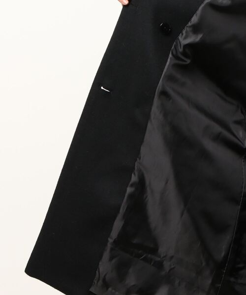 Te chichi CLASSIC(テチチクラシック)の「ウールノーカラーダブルコート(ノーカラーコート・レディース・ブラック/ベージュ・MEDIUM/SMALL)」の4枚目の写真