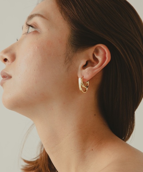 COLOR TOKYO ACCESSORIES（カラートウキョウアクセサリー）の「レイヤード風２連ピアス（ピアス（両耳用）・レディース・シルバー/ゴールド・FREE）」の2枚目の写真