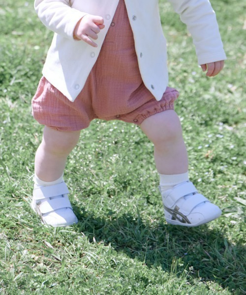 SUKUSUKU(スクスク)の「ASICS KIDS(アシックス キッズ) アミュレ ファーストシューズ SL(スニーカー・キッズ・ホワイト×ゴールド・12.5cm/13.5cm/11.5cm/13.0cm/12.0cm)」の6枚目の写真