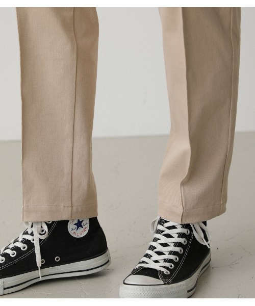 AZUL by moussy（アズールバイマウジー）の「CIRCLE MOVE CENTER PRESS PANTS/サークルムーブセンタープレスパンツ（その他パンツ・メンズ・ベージュ/ブラック・SMALL/LARGE/MEDIUM）」の20枚目の写真