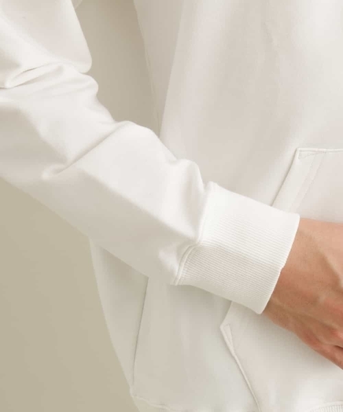 a.v.v（アーヴェヴェ）の「フォトグラファーコラボプリントプルオーバーパーカー（パーカー・メンズ・ブラック/ホワイト・48/46/44/50）」の13枚目の写真