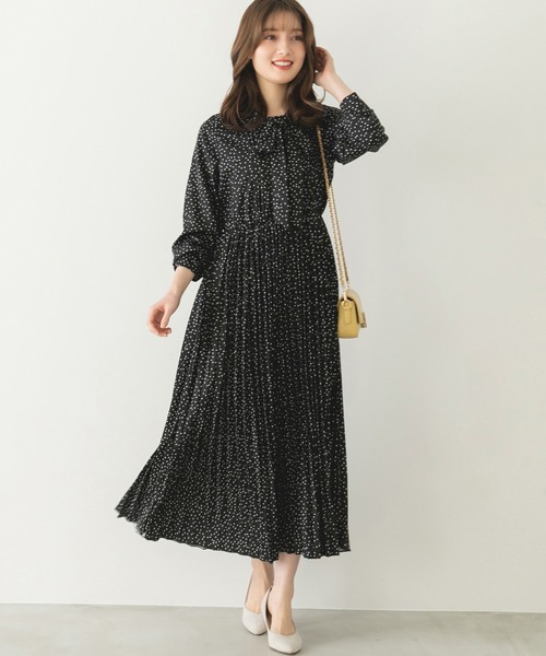 fifth（フィフス）の「ボウタイドットプリーツワンピース（ワンピース・レディース・ライトグレー/ブラック・M）」の2枚目の写真