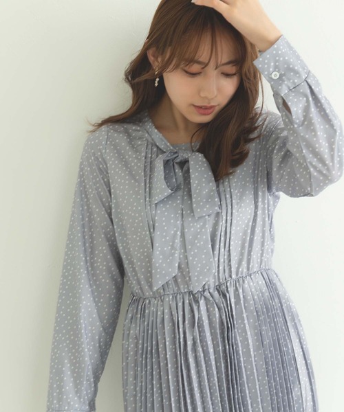fifth（フィフス）の「ボウタイドットプリーツワンピース（ワンピース・レディース・ライトグレー/ブラック・M）」の10枚目の写真