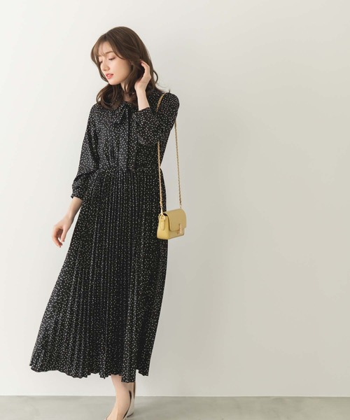 fifth（フィフス）の「ボウタイドットプリーツワンピース（ワンピース・レディース・ライトグレー/ブラック・M）」の3枚目の写真