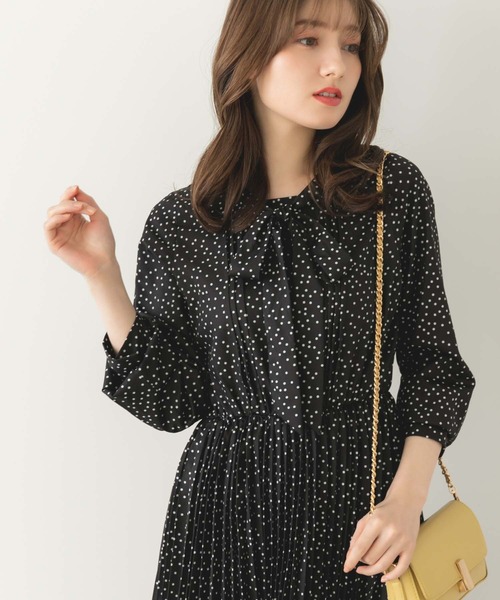 fifth（フィフス）の「ボウタイドットプリーツワンピース（ワンピース・レディース・ライトグレー/ブラック・M）」の4枚目の写真