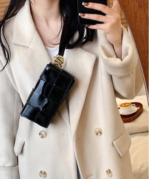 【OKUOKU　0909】エナメル加工　スクエアブロックショルダーバッグ/oku-ba-283