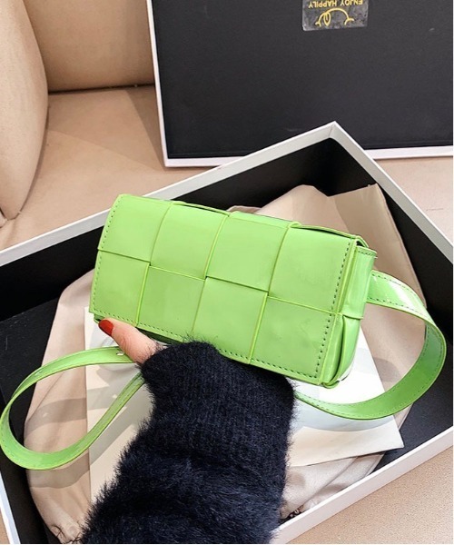 【OKUOKU　0909】エナメル加工　スクエアブロックショルダーバッグ/oku-ba-283