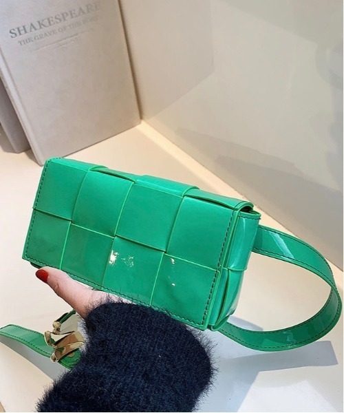 【OKUOKU　0909】エナメル加工　スクエアブロックショルダーバッグ/oku-ba-283