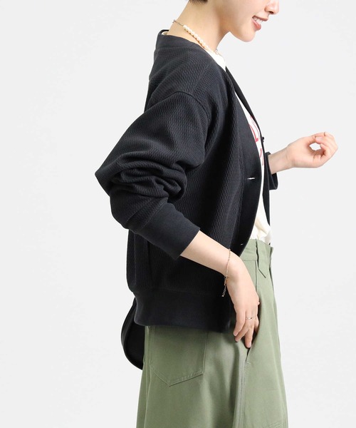 Right-on（ライトオン）の「【HONEYSUCKLE ROSE】ハニカムカットカーディガン（カーディガン/ボレロ・レディース・ダークグレー/キナリ/レッド・M/L）」の11枚目の写真