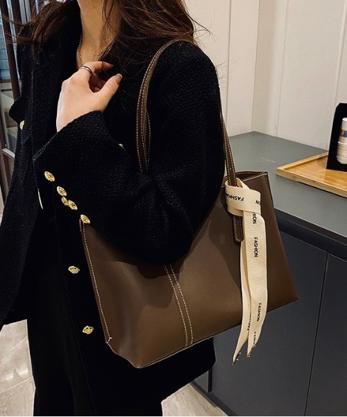 Burner(バーナー)の「【OKUOKU 0909】レザー調 ショルダートートバッグ / oku-bag-261-15(トートバッグ・レディース・その他2/その他4/その他3/その他1・FREE)」の4枚目の写真