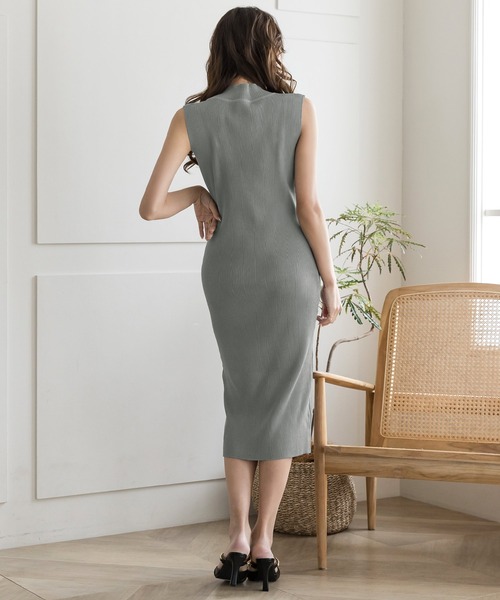 Julia Boutique（ジュリアブティック）の「ハイネックノースリーブタイトニットワンピース/22148（ワンピース・レディース・ブラック/グレー/ピンク/ネイビー/ブルー/ベージュ/モカ/グリーン/テラコッタ・ONE）」の12枚目の写真