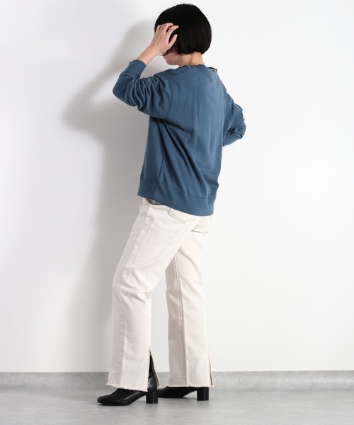 cepo（セポ）の「【WEB限定】スリットネックロゴスウェット（スウェット・レディース・ベージュ/オフホワイト/オレンジ/ブルー系・M）」の15枚目の写真