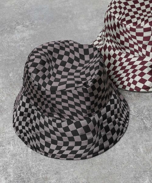 JEANASIS（ジーナシス）の「リバーシブルフラッグチェックバケハ/266903（ハット・レディース・ブラック系その他/レッド系その他・FREE）」の2枚目の写真