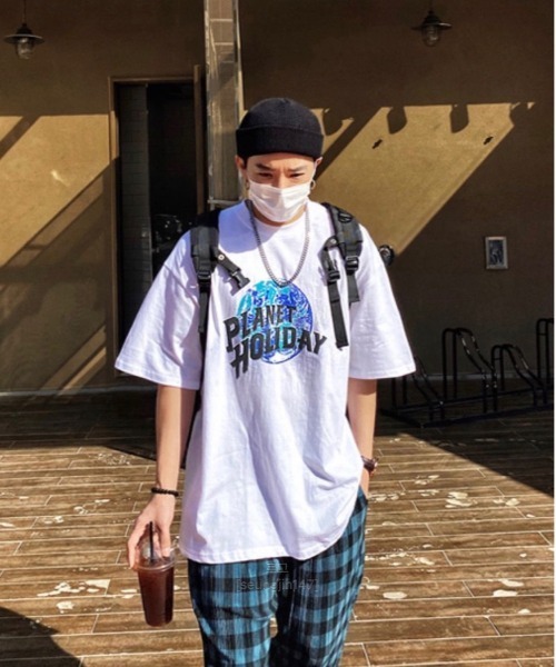NO NEED(ノーニード)の「PLANETプリントBIGシルエットTシャツ オーバーサイズ/プリントロゴ/ビッグシルエット(Tシャツ/カットソー・メンズ・ホワイト/ブラック/バイオレット/チャコール・フリ-)」の1枚目の写真