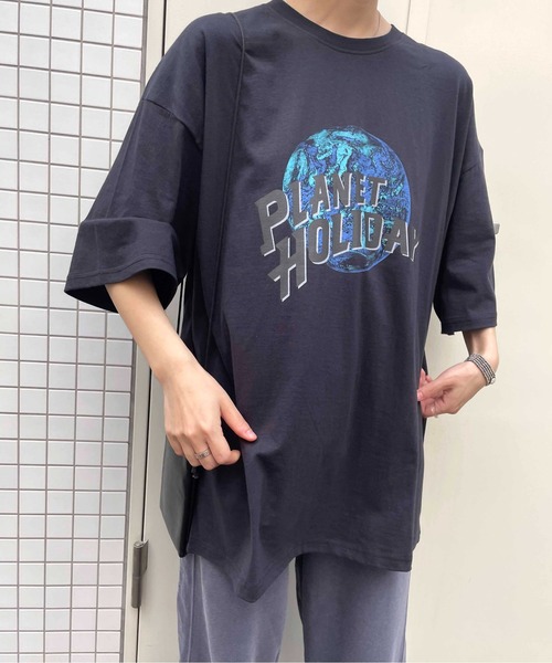 NO NEED(ノーニード)の「PLANETプリントBIGシルエットTシャツ オーバーサイズ/プリントロゴ/ビッグシルエット(Tシャツ/カットソー・メンズ・ホワイト/ブラック/バイオレット/チャコール・フリ-)」の6枚目の写真