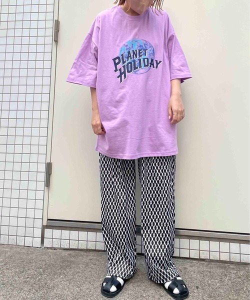 NO NEED(ノーニード)の「PLANETプリントBIGシルエットTシャツ オーバーサイズ/プリントロゴ/ビッグシルエット(Tシャツ/カットソー・メンズ・ホワイト/ブラック/バイオレット/チャコール・フリ-)」の9枚目の写真