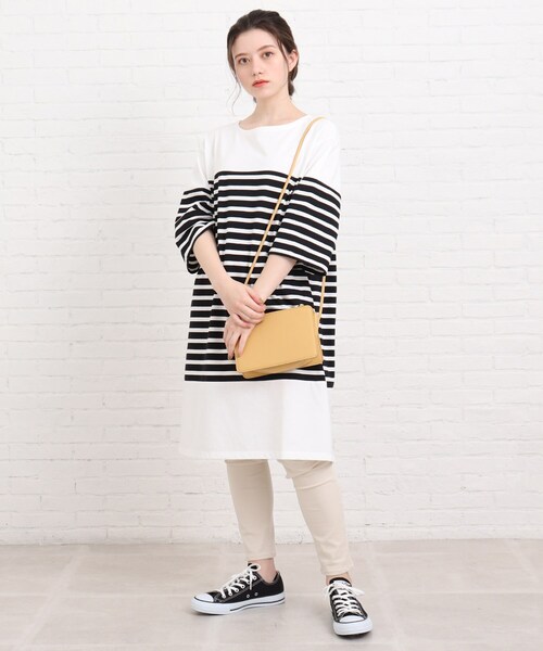 SHOO・LA・RUE(シューラルー)の「◆切り替えパネルボーダー柄ワンピース(ワンピース・レディース・レッド系4/ブラック系2/ブルー系2・02/03/04)」の4枚目の写真