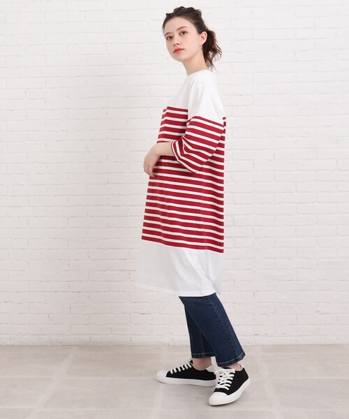 SHOO・LA・RUE(シューラルー)の「◆切り替えパネルボーダー柄ワンピース(ワンピース・レディース・レッド系4/ブラック系2/ブルー系2・02/03/04)」の16枚目の写真