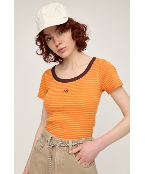 SLY(スライ)の「SLY LOGO COMPACT T/SH ロゴ コンパクト Tシャツ(Tシャツ/カットソー・レディース・ホワイト/オレンジ系その他/グリーン/ブラック系その他2/ピンク系その他・FREE)」の5枚目の写真