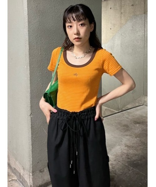 SLY(スライ)の「SLY LOGO COMPACT T/SH ロゴ コンパクト Tシャツ(Tシャツ/カットソー・レディース・ホワイト/オレンジ系その他/グリーン/ブラック系その他2/ピンク系その他・FREE)」の22枚目の写真