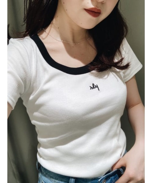 SLY(スライ)の「SLY LOGO COMPACT T/SH ロゴ コンパクト Tシャツ(Tシャツ/カットソー・レディース・ホワイト/オレンジ系その他/グリーン/ブラック系その他2/ピンク系その他・FREE)」の6枚目の写真