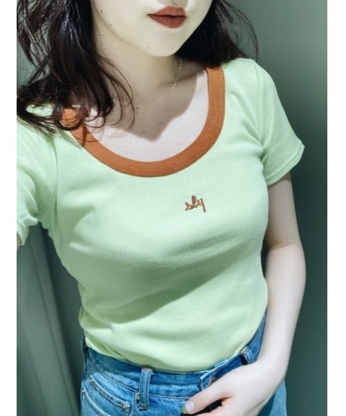 SLY(スライ)の「SLY LOGO COMPACT T/SH ロゴ コンパクト Tシャツ(Tシャツ/カットソー・レディース・ホワイト/オレンジ系その他/グリーン/ブラック系その他2/ピンク系その他・FREE)」の15枚目の写真