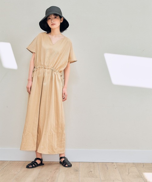 LAKOLE(ラコレ)の「リネンMIXサイドリボンワンピース / 285139(ワンピース・レディース・ブラック/ベージュ/ブラウン・SMALL/MEDIUM)」の7枚目の写真