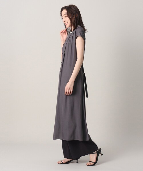 UNTITLED（アンタイトル）の「◆バンドカラー2WAYワンピース＜洗える＞（ワンピース・レディース・チャコールグレー/ブルー/ブラック/サックスブルー/カーキ・48/04/02/44/00）」の17枚目の写真