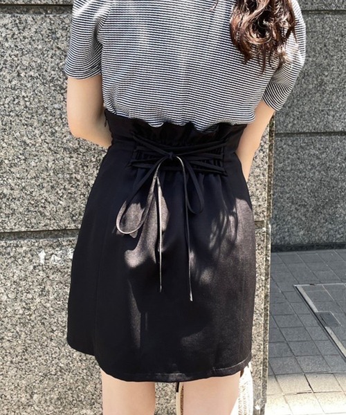 one after another NICE CLAUP(ワンアフターアナザーナイスクラップ)の「バックレースアップミニスカート(スカート・レディース・ブラック/グリーン系その他/ネイビー/ピンク・FREE)」の2枚目の写真
