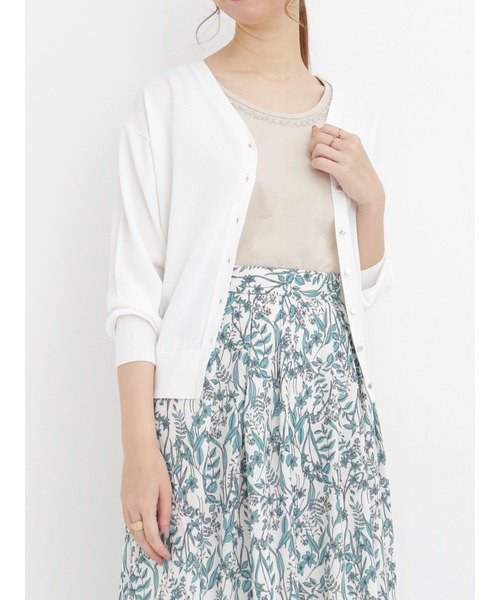 Te chichi（テチチ）の「金ボタンVネックカーディガン（カーディガン/ボレロ・レディース・オフホワイト/イエロー/ブルー/チャコール・ﾌﾘ-）」の2枚目の写真