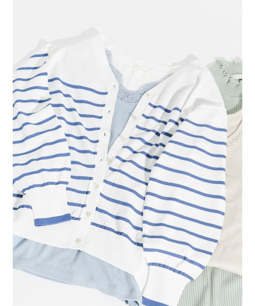 Te chichi（テチチ）の「金ボタンVネックカーディガン（カーディガン/ボレロ・レディース・オフホワイト/イエロー/ブルー/チャコール・ﾌﾘ-）」の4枚目の写真